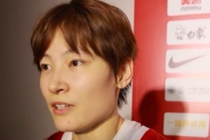 杨力维：每一场球都需要全力以赴 比赛最后就是滑了一下 并无大碍